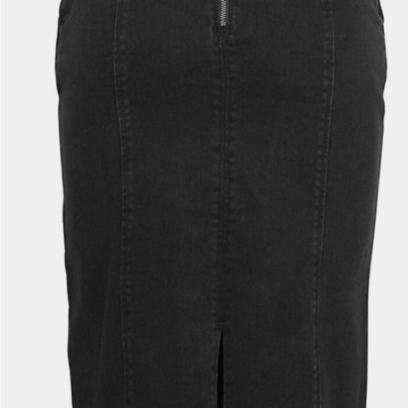 NWT Black Denim Skirt by
NWT) MSCH Size M Seamed Design, Back Zipper Classy - Picture 3 of 10
